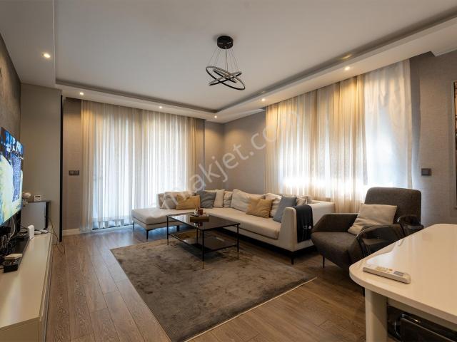 Buca Nato Kavşağında Satılık 3+1 Arakat Lüks Daire