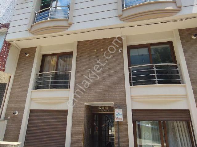 Buca Atatürk Mah. Kiralık 1+1 Daire