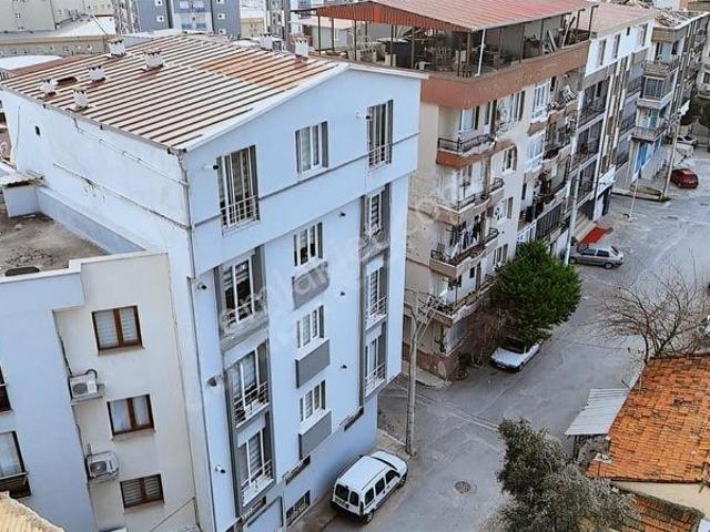 Buca Atatürk Mah 1+1 Arakat Geniş D.gazlı Değerli Lokasyon