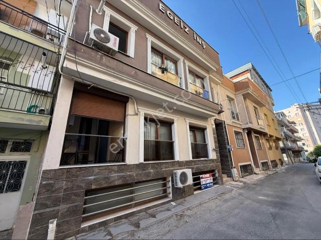 Buca Atatürk Mahallesinde Kiralık 1+1 Bahçeli Daire