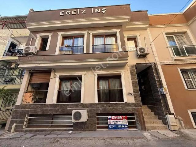 Buca Atatürk Mahallesinde Satılık 1+1 Daire