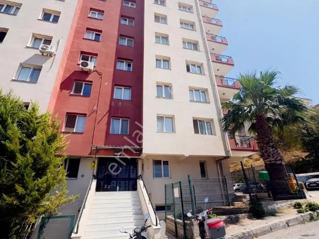 Buca Atatürk Mahallesi'nde 130 M2 Kiralık Daire