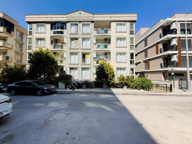 Buca Atatürk Mahallesinde 3+1 Lüks Kiralık Daire