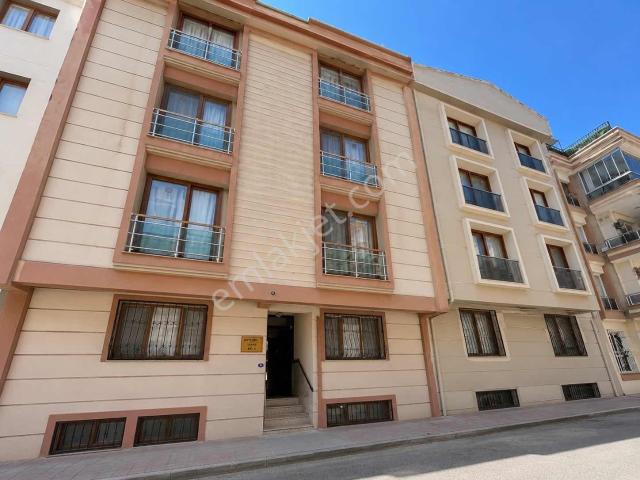 Buca Adatepe Mah De Yüksek Giriş 2+1