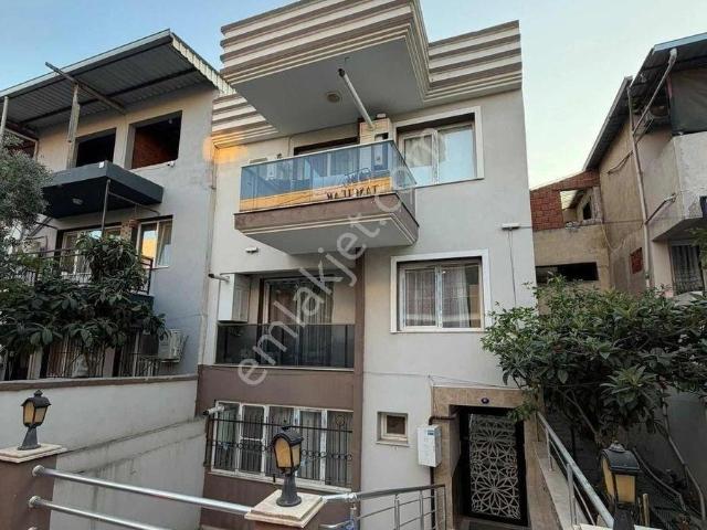 Buca Adatepe'de Satılık Sınırsız Kredili Arakat 1+1 Ev