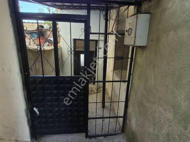 Buca Çaldıran Mah.polisokulu Arkası/fuleşyalı/öğrenciye,daire