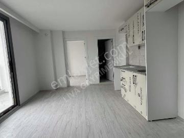Buca Çamlıkule'de Merkezde Kiralık Balkonlu Sıfır Daire