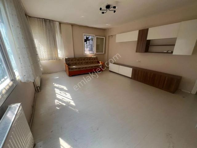 Buca Barış Mah.de Vergi Dairesi Yakını 2+1 90 M2 Dgazlı Ayrı Mutfak Kiralık Daire