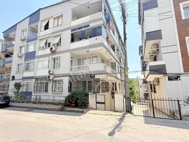 Buca Barış Mah. Vergi Dairesi Yakını Satılık Geniş 3+1 Daire