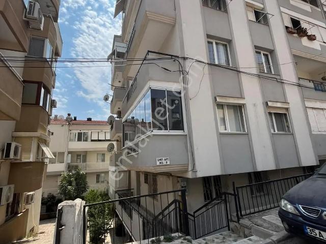 Buca Belediye Yakını Satılık Geniş Kombili 3+1 Daire