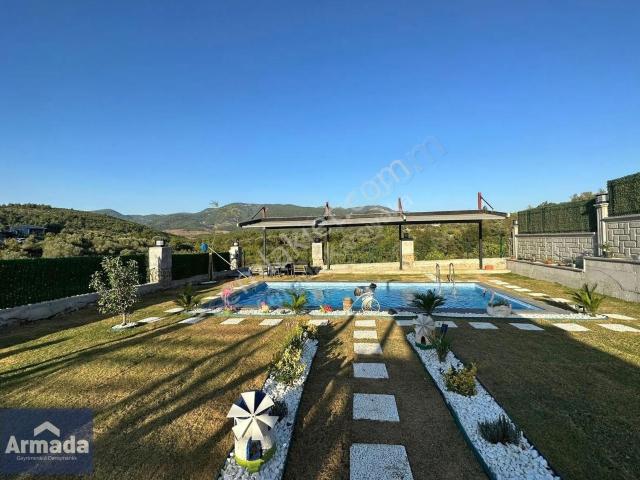 Buca Belenbaşında Doğa İçinde Havuzlu Satılık 1+1tıny House