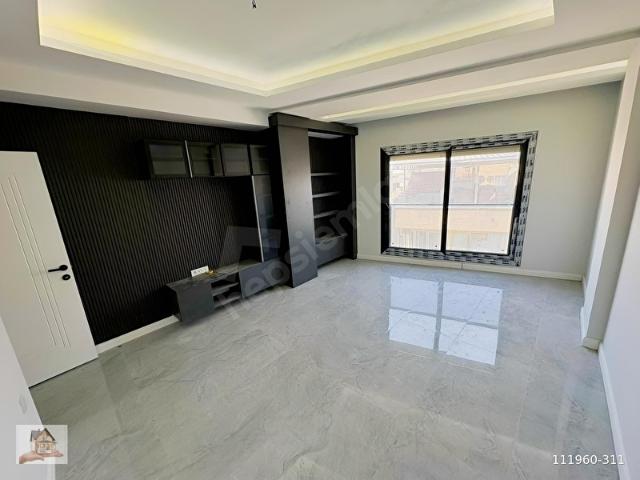 BUCA ÇEVİK1 MEYDAN'DA ASANSÖRLÜTERASLI 3+1 SATILIK DUBLEKS