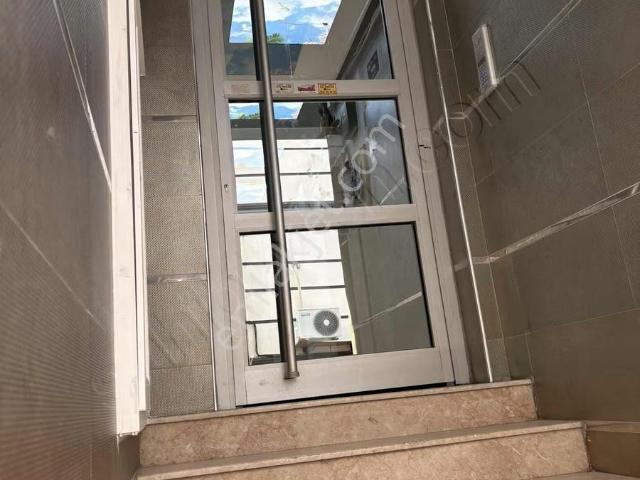 Buca Çevikbir Pazaryeri Yakını Eşyalı Kiralık Daire
