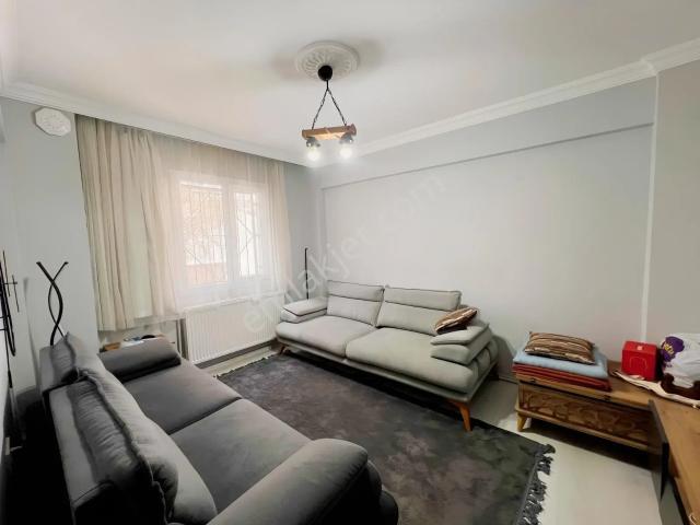 Buca Efeler Mah 2+1 85m2 Dgazlı Bakımlı Eşyasız Kiralık Daire