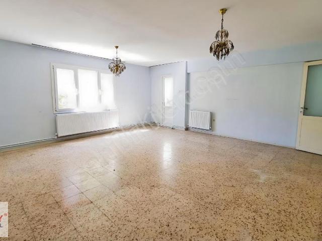 Buca Efeler Mah. Şirinyer Merkezinde Geniş 3+1 Kiralık Daire
