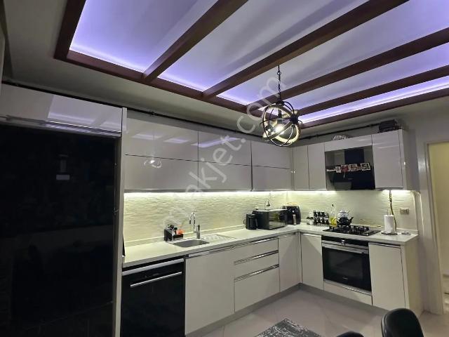 Buca Efeler Mahallesinde Modern Tasarımlı Satılık 3+1 Daire