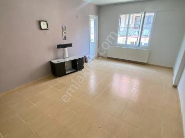 Buca Fırat Mah.de 2+1 90m2 Dgazlı Ayrı Mutfak Arakat Kiralık Daire