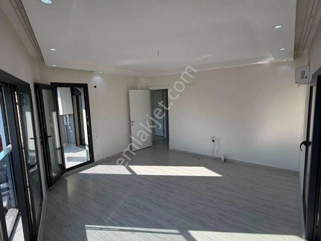 Buca Fırat Mahallesinde 2+1 90 M2 Kapalı Muftak Doğalgazlı Kiralık Daire