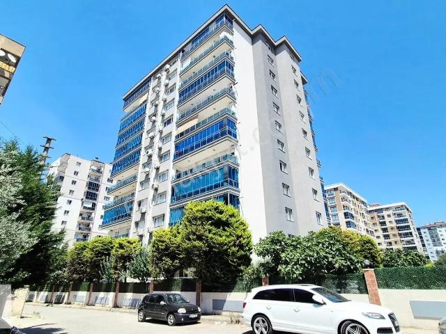 Buca Fırat Mahallesi'nde Site İçinde Satılık 3+1 Ferah Daire