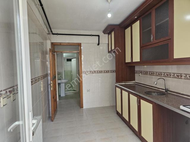 Buca Göksu Mahallesinde Kiralık Doğalgazlı 130m2 3+1 Daire