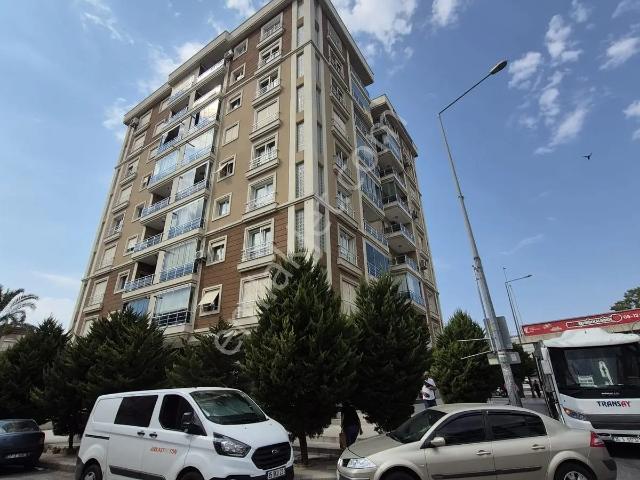 Buca Hürriyet Mah./uçanyolyanı,site İçi/arakat135m2/3+1,daire