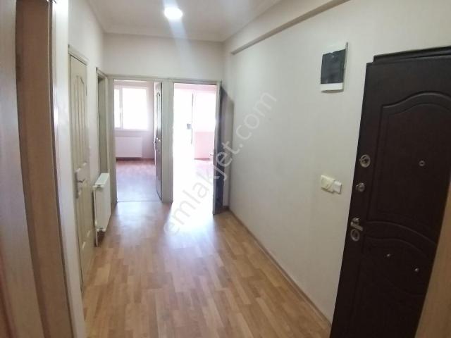 Buca Hürriyet Mahallesi'nde Kiralık 3+1 Geniş Daire