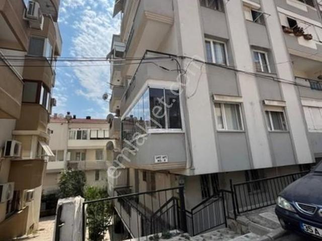 Buca Işıklı Park Yakını Kiralık Kombili Geniş 3+1