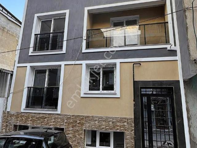 Buca İnönü'de Satılık 3 Katlı Sıfır Müstakil