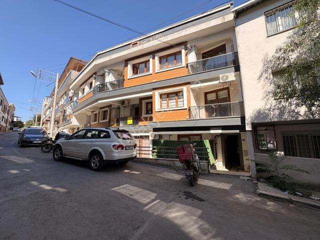 Buca Kuruçeşme Mah. 2+1 Bahçeli Eşyalı Doğalgazlı Satılık Daire