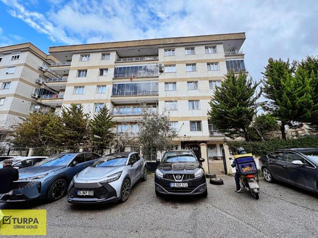Buca Kadın Doğum Hastanesi Yakını Ara Kat 3+1 Satılık Daire