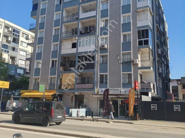 Buca'da Cadde Üzeri Merkezi Konumda Satılık 3+1 Daire