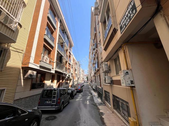 Buca Laleli'de 3+1, Bahçeli Yüksek Giriş Satılık Daire