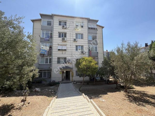 Buca Stadı Yanında Kiralık 2+1 Kapalı Mutfak Klimalı Eşyasız