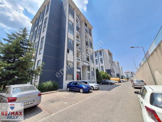 Buca Toki Kiralık 2+1 Daire Serdar Yakın Remax Jolly