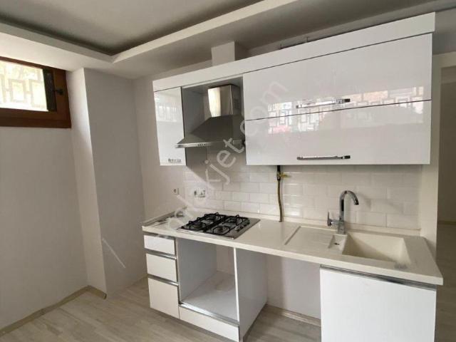 Buca Üçkuyularda Kiralık 1+1 Doğalgazlı Koridorlu Yeni Ev