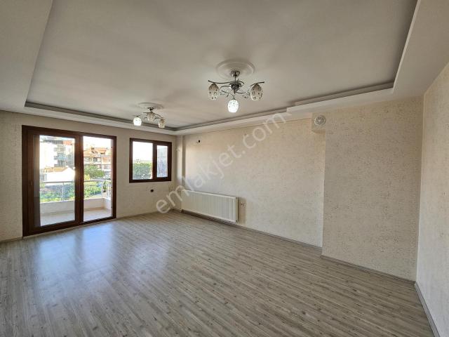 Buca Ufuk Mah Yıkıkkemerde 3+1 135m2 Dgazlı Kiralık Daire