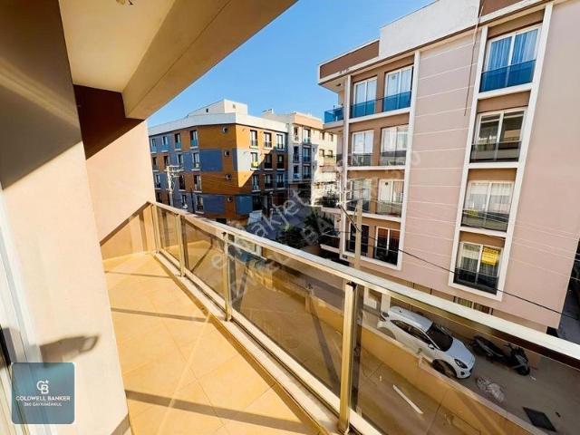 Buca Üniversite Yakını, Balkonlu, Geniş 2+1 Satılık Daire