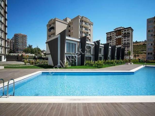 Buca Vitaloft'ta Havuzlu Site Üniversite Yakın Satılık 1+1 Daire