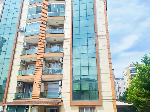Buca Yıldız Metro Durağı Yanında Site İçi Satılık 2+1 Daire