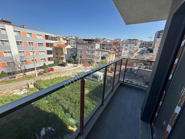 Buca Yaylacık Ünv. Bölgesinde 2+1 Sıfır Daire