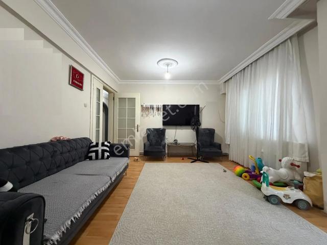 Buca Yeşilbağlar Mah 180 M2 Doğalgazlı 3+1 Büyük Daire