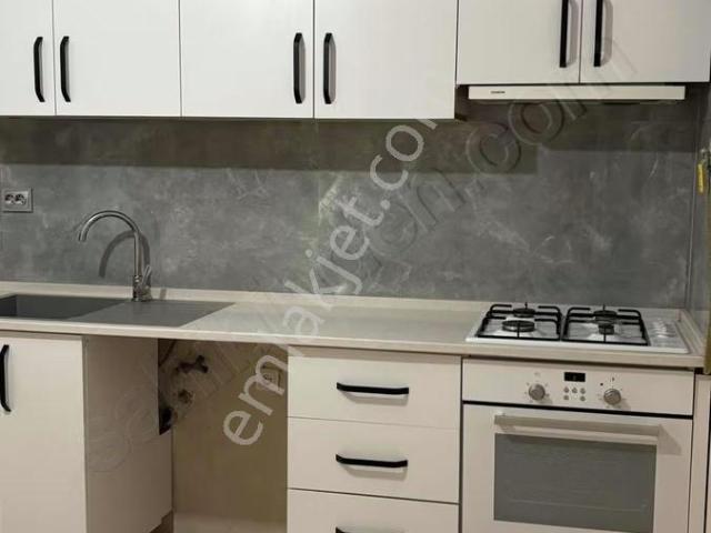 Buca Yenigün Mah Muhtarlığa Yakın Geniş 2+0 Doğalgazlı Kiralık