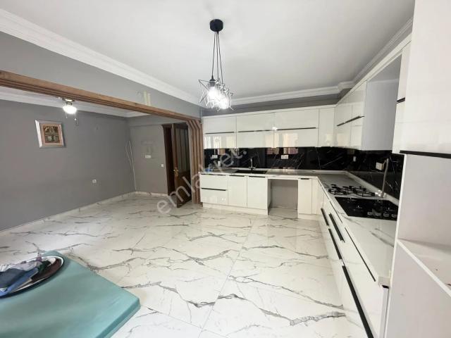 Buca Yenigün Mah Satılık 3+1 165 M2 Daire Hemen Taşın