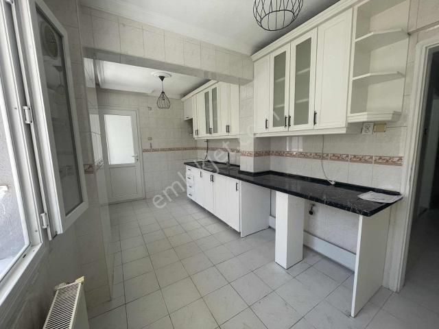 Buca Yenigün Mah Zübeyde Hanım Koleji Civarı 4+1