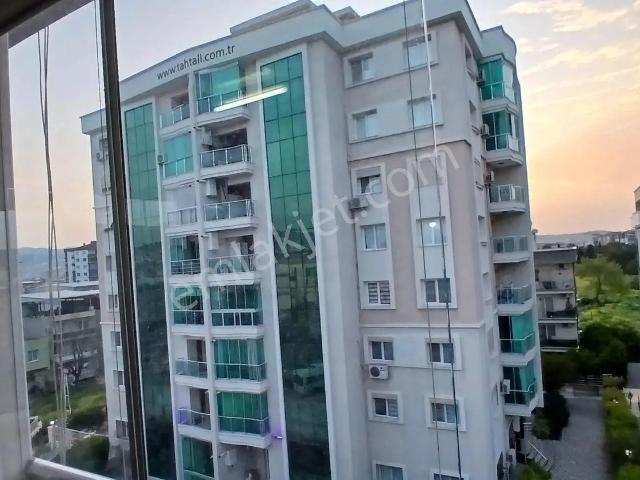 Buca Yenigün'de 3 Cepheli, Kış Bahçeli 2+1 Satılık Daire