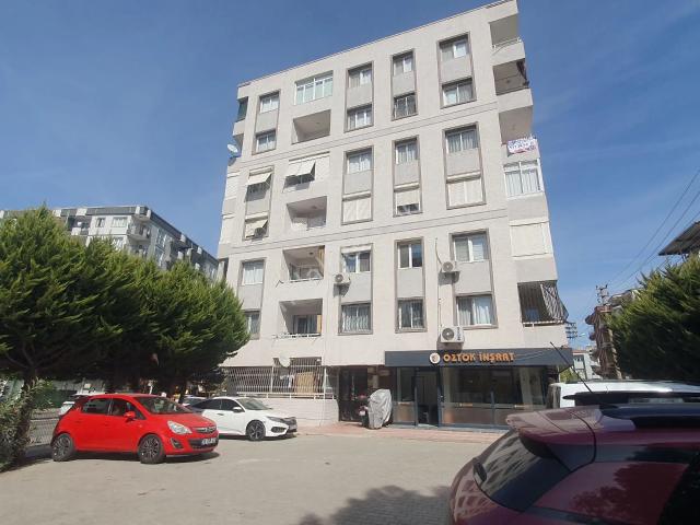 Buca Yenigünde Eşyalı Asansörlü Doğalgazlı 3+1 Kiralık Daire