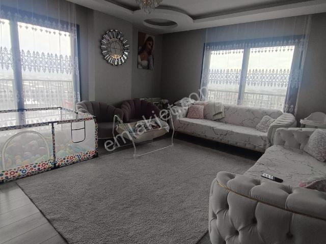 Buca Yesilbaglarda Satılık 2+1 Kapalı Mutfak