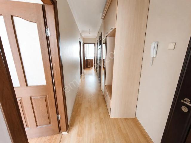 Buca Yiğitler Mah.menderes Caddesi Üzeri Satılık 3+1 Daire