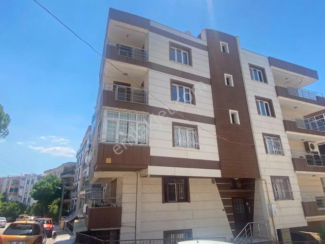 Buca Yiğitler Mahallesinde 3+1 170m2 Arakat Doğalgazlı 3cepheli Geniş Kiralık Daire