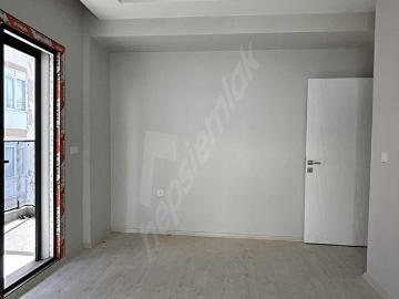 Buca Yiğitlerde Sıfır Arakat Balkonlu Satılık Daire